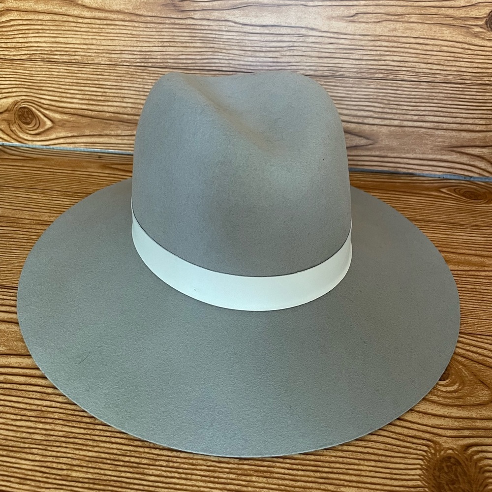 Janessa Leone Henningsen Hat Grey Wool And Wide White Leather Trim